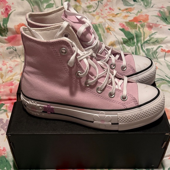 Converse Light Pink Floral High-Tops - Picture 3 of 11